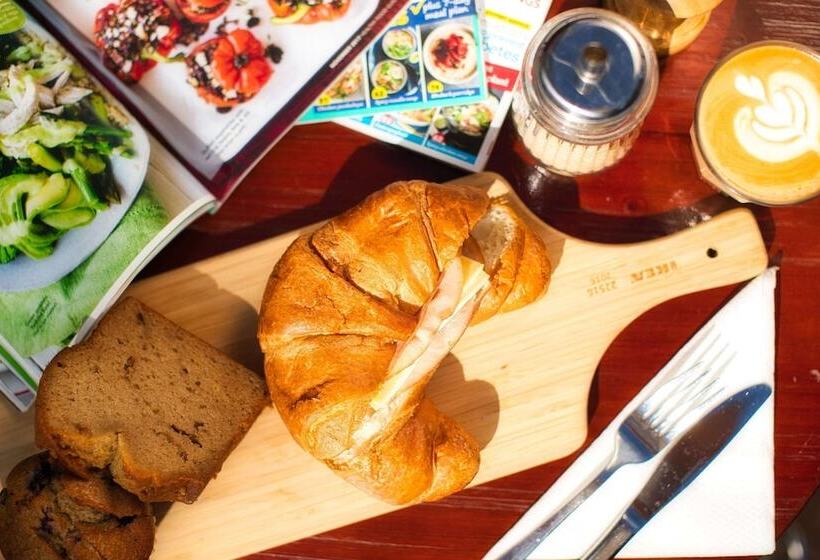 Comfort Hotel East Melbourne