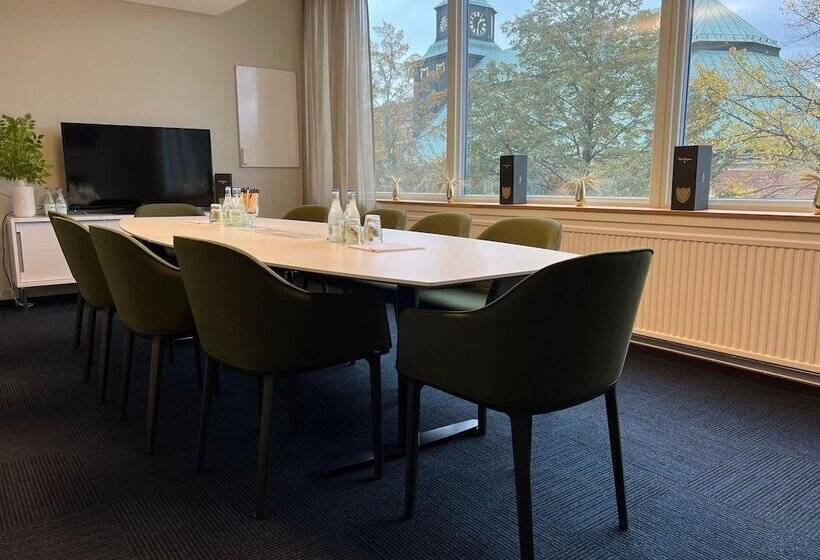 First Hotel Central