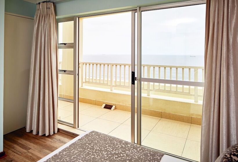 בית מלון כפרי First Group The Palace Allsuite