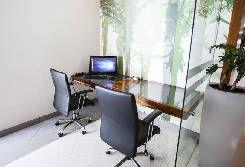 בית מלון כפרי First Group The Palace Allsuite