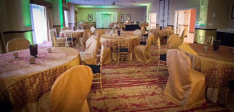 فندق Holiday Inn Express & Suites Denver South   Castle Rock, An Ihg