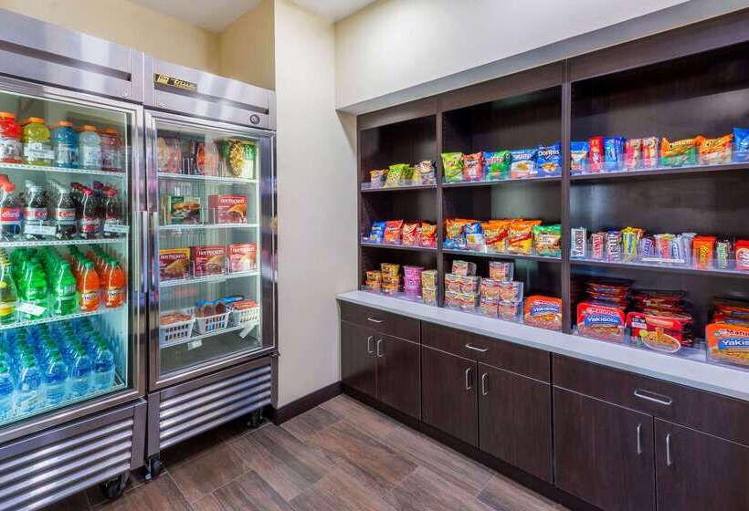 هتل La Quinta By Wyndham Artesia