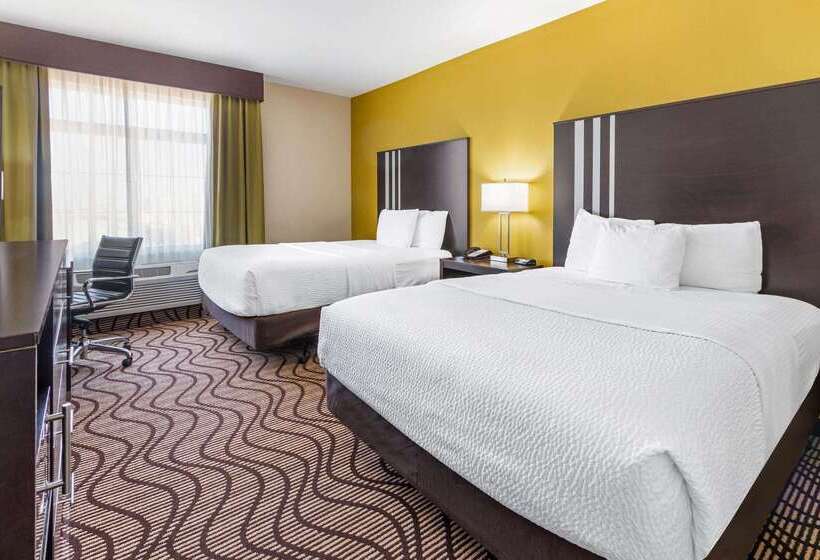 هتل La Quinta By Wyndham Artesia