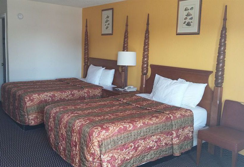 فندق على الطريق Claxton Inn