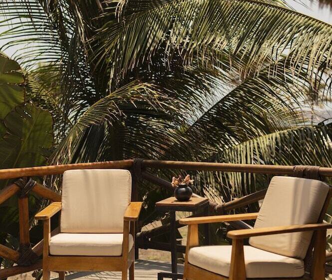 هتل Casa Joseph Zicatela   Adults Only