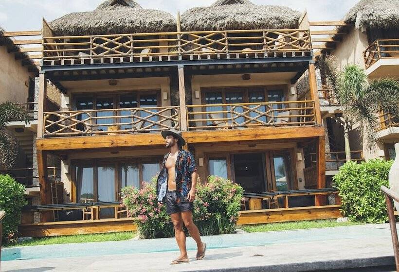 هتل Casa Joseph Zicatela   Adults Only