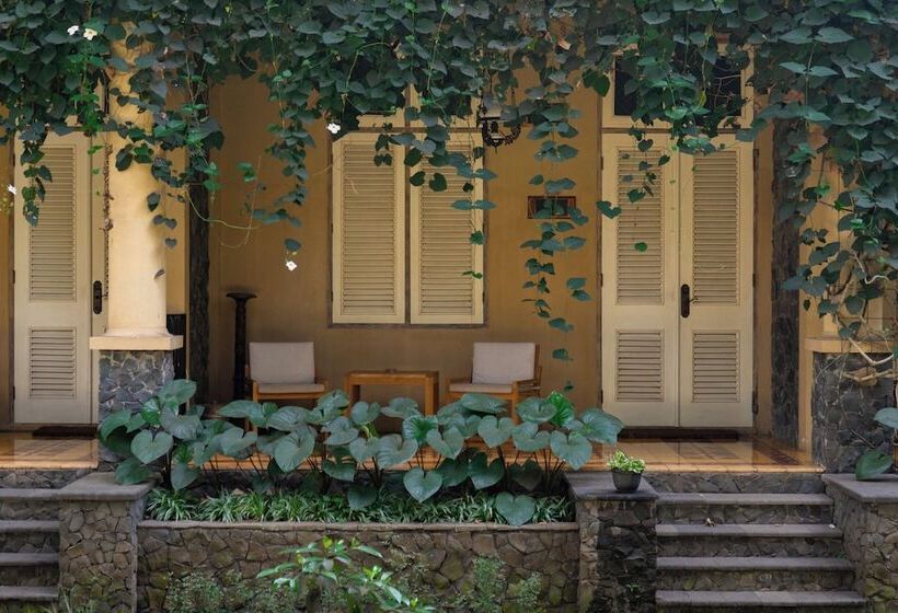 בית מלון כפרי Kayu Arum Resort