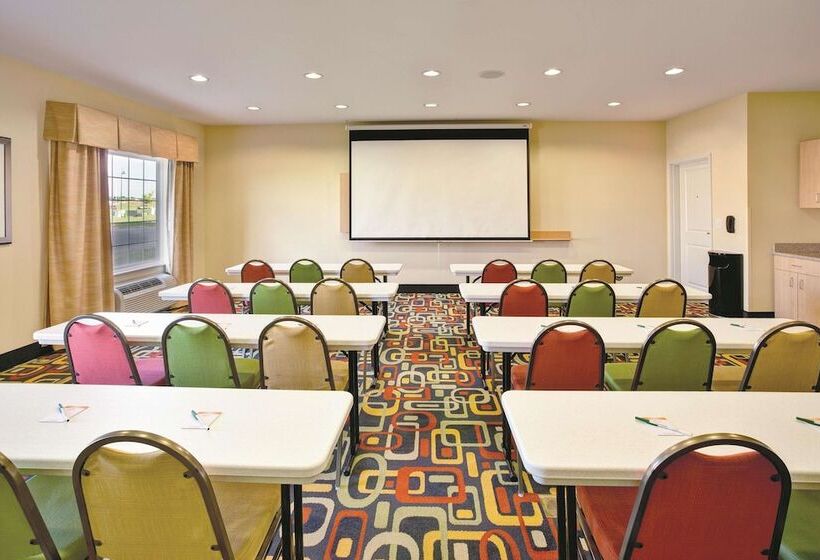 هتل La Quinta By Wyndham Rochester Mayo Clinic Area South