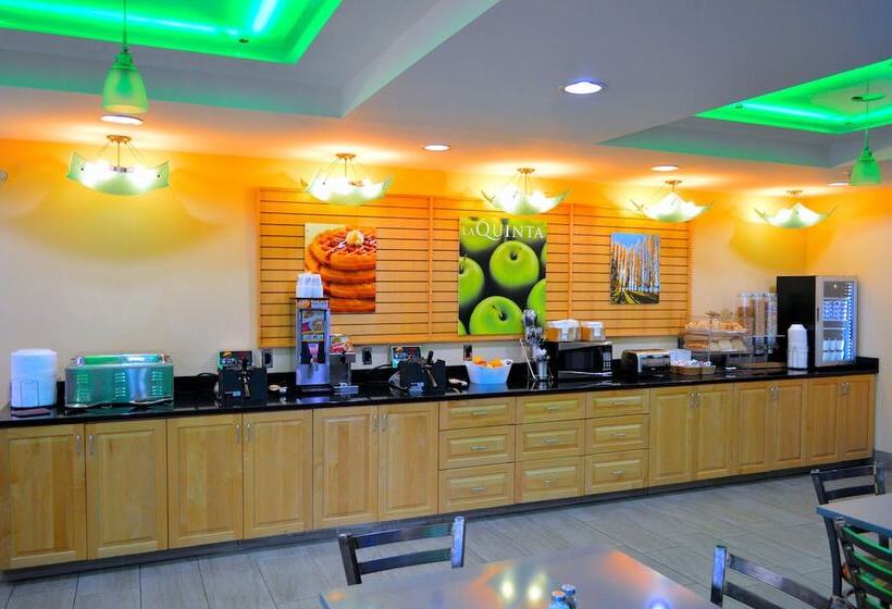 هتل La Quinta By Wyndham Rochester Mayo Clinic Area South