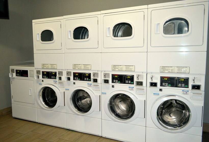 هتل La Quinta By Wyndham Rochester Mayo Clinic Area South