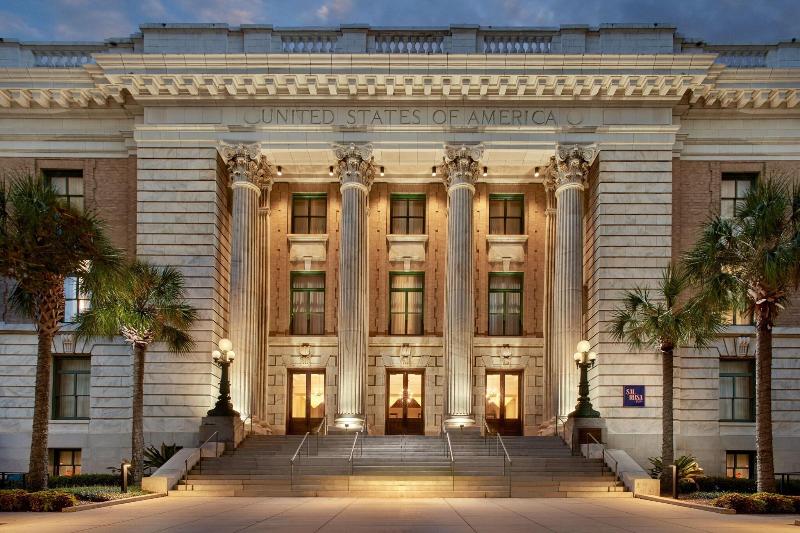 בית מלון כפרי Le Méridien Tampa, The Courthouse