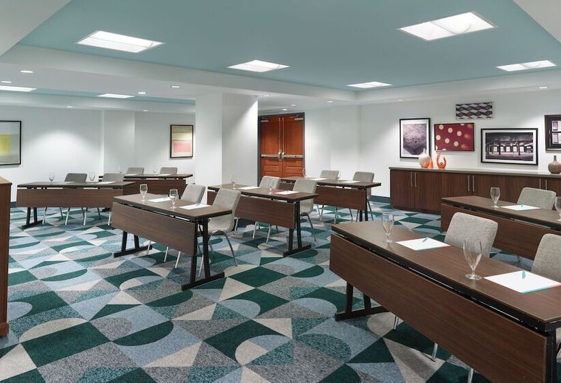 בית מלון כפרי Le Méridien Tampa, The Courthouse