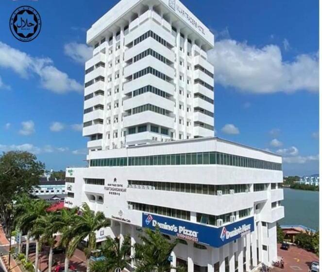 فندق Muar Traders