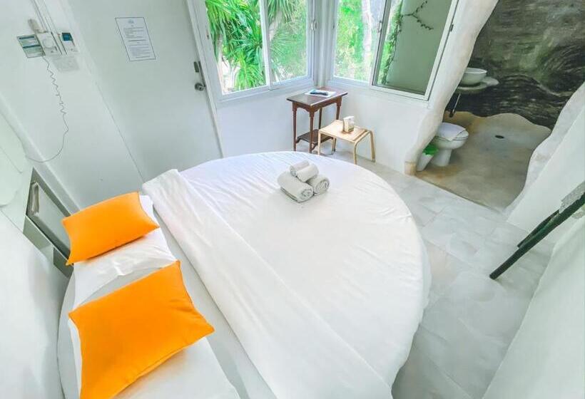 هتل Nern Chalet Beachfront