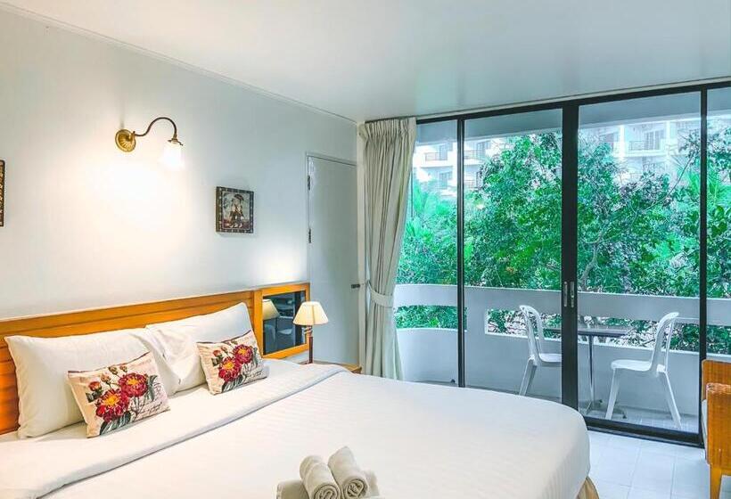 هتل Nern Chalet Beachfront