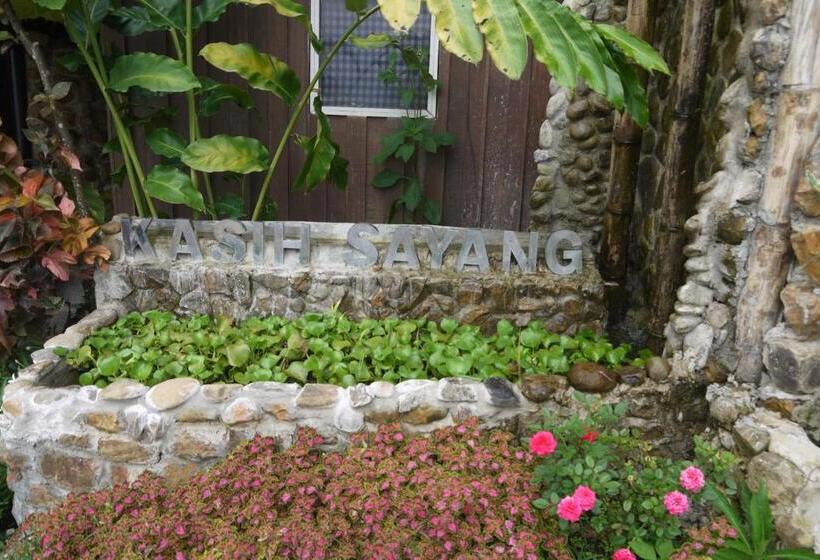 Kasih Sayang Hill Resort