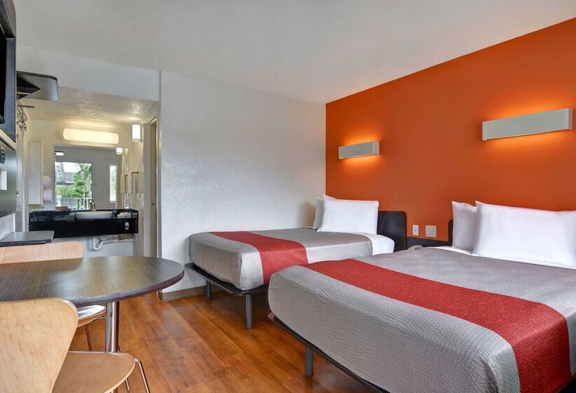Motel 6 Dania Beach