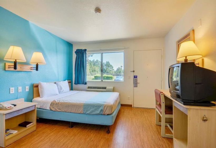 מוטל Rodeway Inn