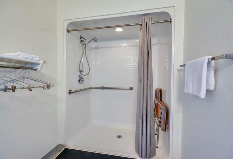 מוטל Rodeway Inn