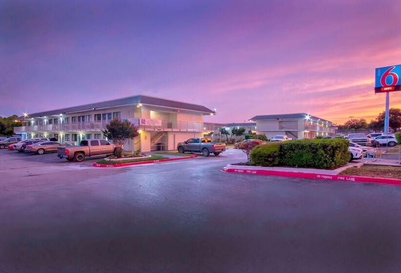 Motel 6austin, Tx  North