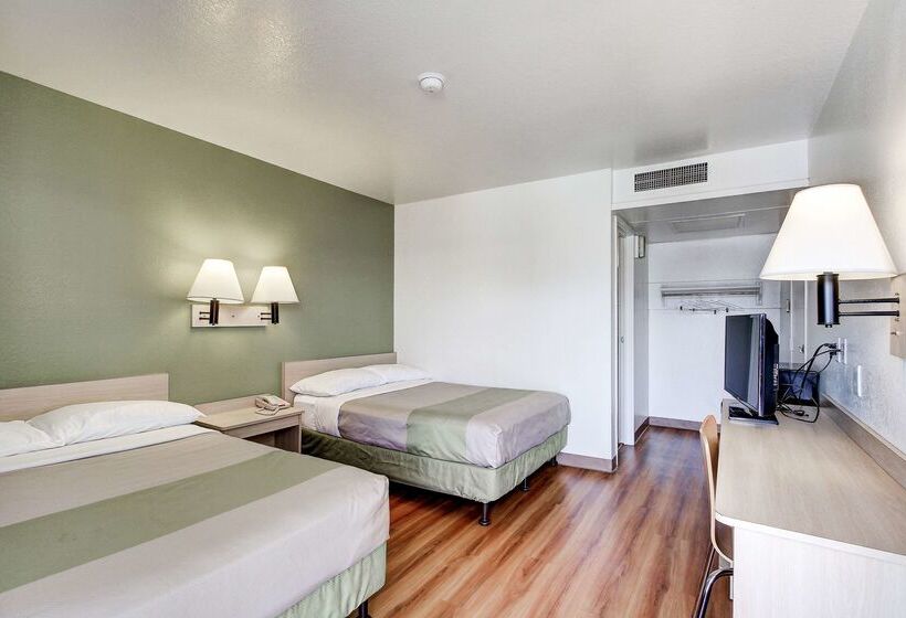 מוטל Econo Lodge Midvale