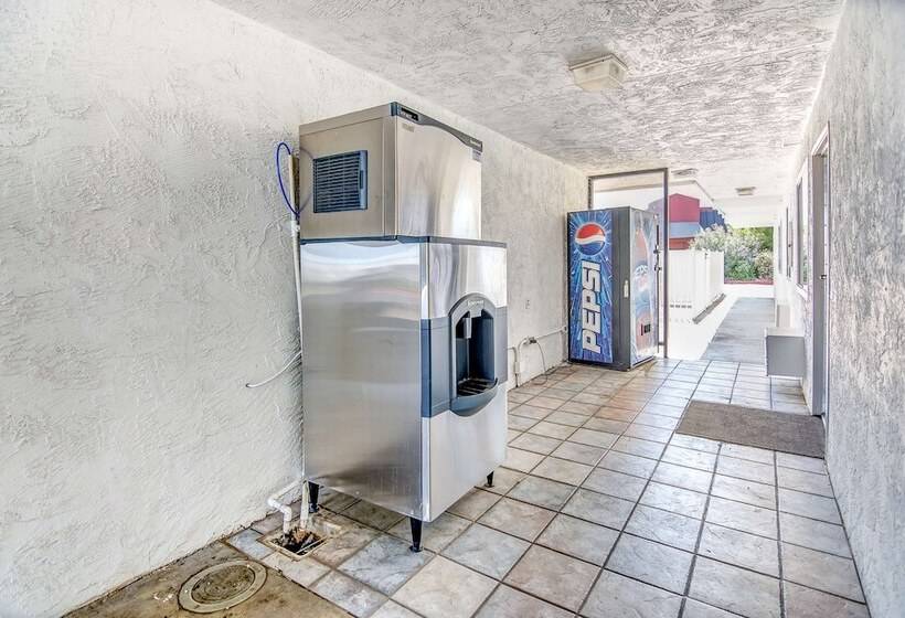 Motel 6stockton, Ca  Charter Way West