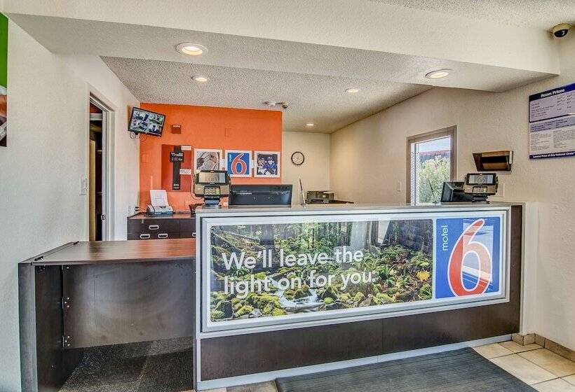 Motel 6stockton, Ca  Charter Way West