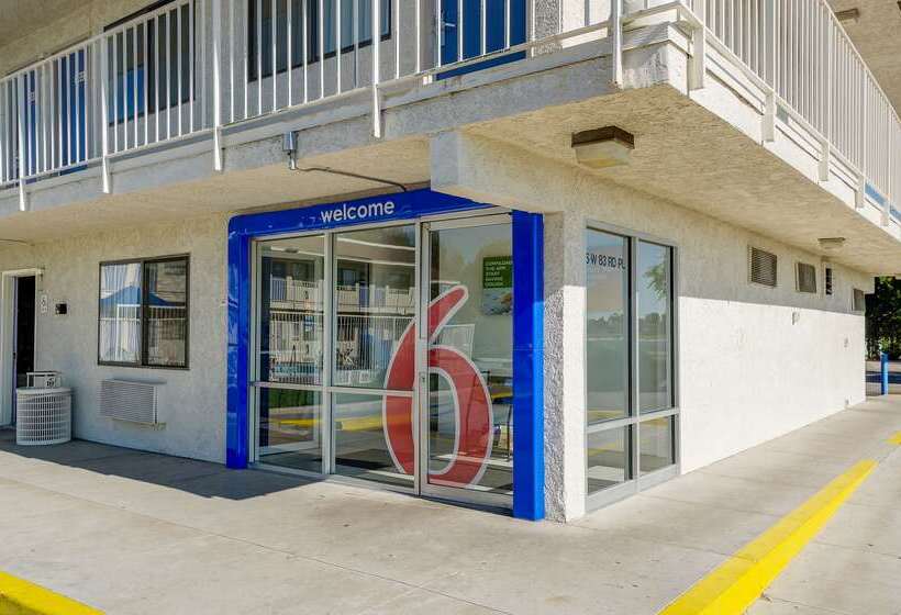 فندق على الطريق Park Inn By Radisson, Thornton