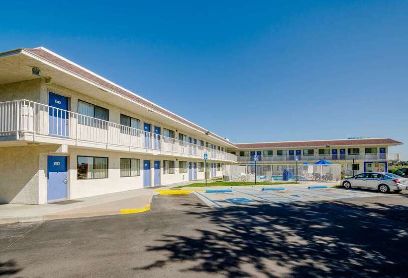 فندق على الطريق Park Inn By Radisson, Thornton