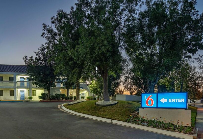 Motel 6thousand Oaks, Ca