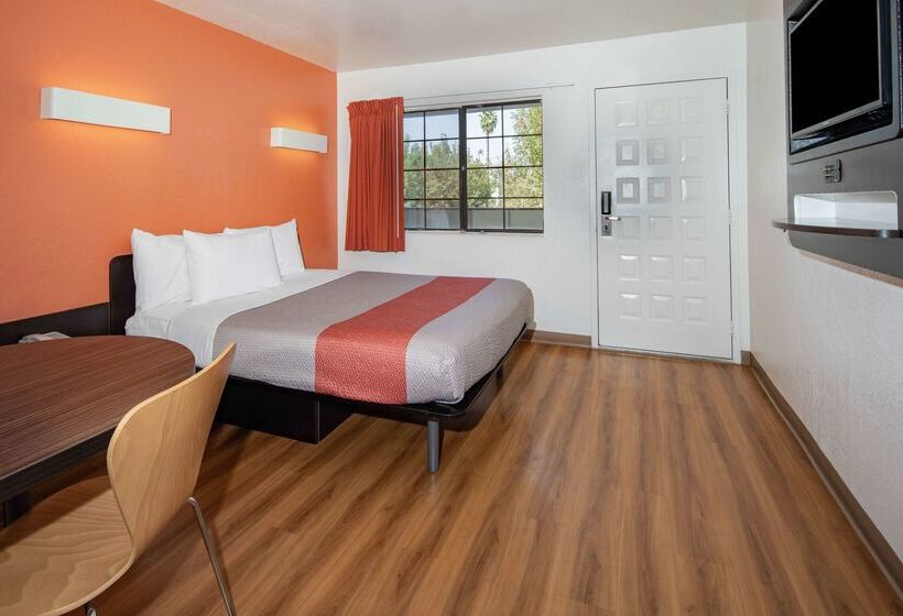 Motel 6thousand Oaks, Ca