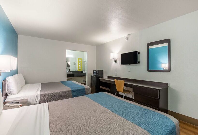 Motel 6webster, Tx  Houston  Nasa Lake