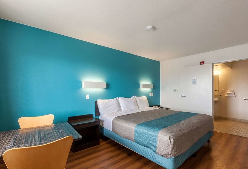 Motel 6webster, Tx  Houston  Nasa Lake