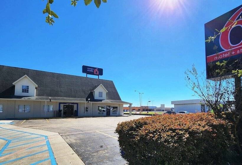 Motel 6webster, Tx  Houston  Nasa Lake