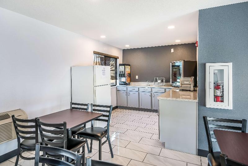 מוטל Americas Best Value Inn East Peoria