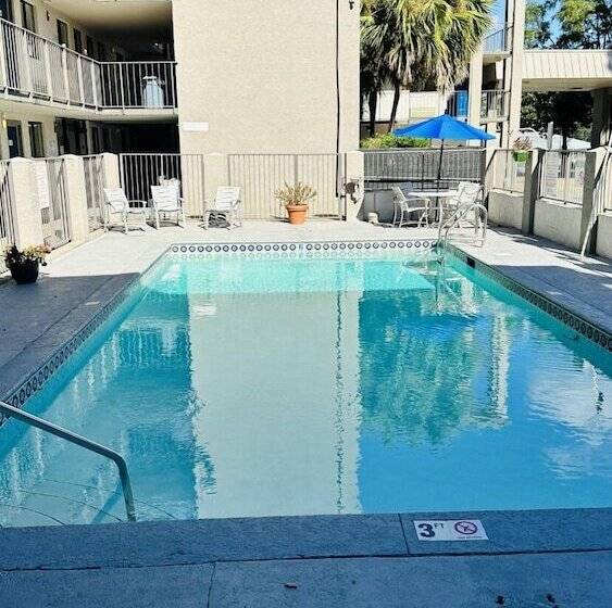 מוטל Loyalty Inn Tallahassee