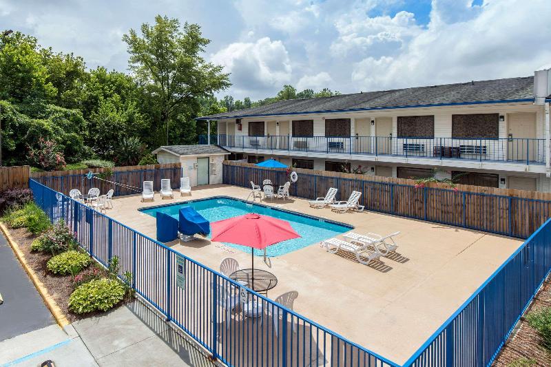فندق على الطريق Rodeway Inn Winston Salem Route 52