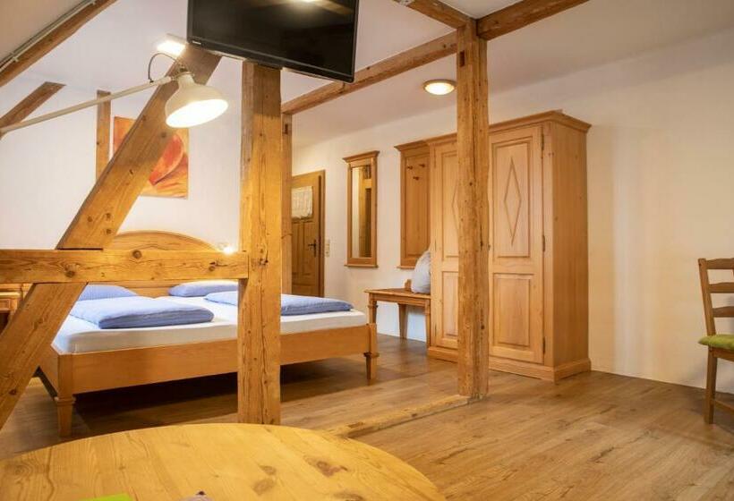 Naturhotel Holzwurm