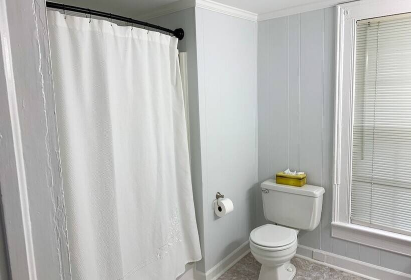 تختخواب و صبحانه Meadows Inn