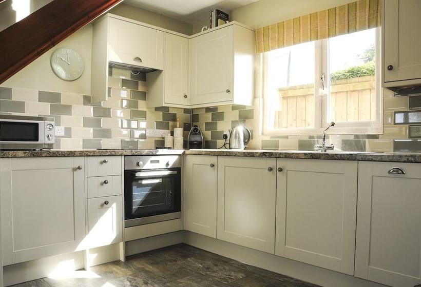 Bed and Breakfast The Poplars Rooms & Cottages