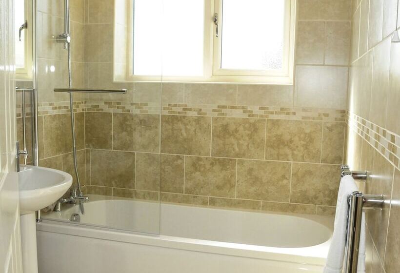 Bed and Breakfast The Poplars Rooms & Cottages