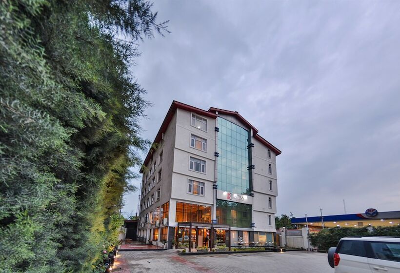 Hotel Batra