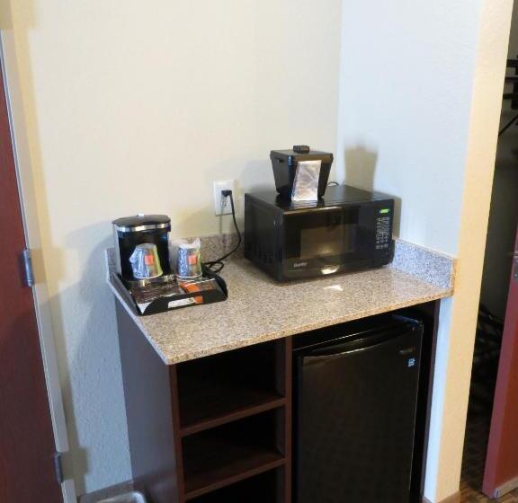בית מלון כפרי Cobblestone Inn & Suites   Harper