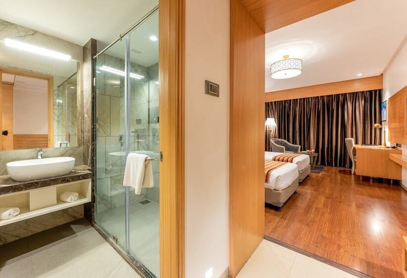בית מלון כפרי Express Inn The Business Luxury