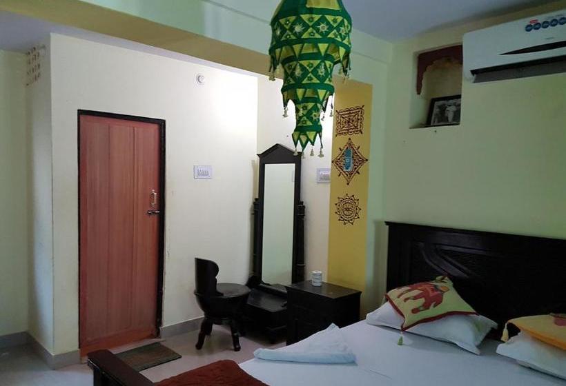 فندق Hare Krishna Guest House