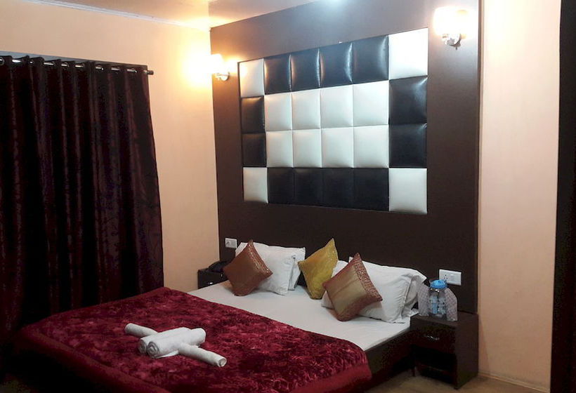 فندق New Prince Inn
