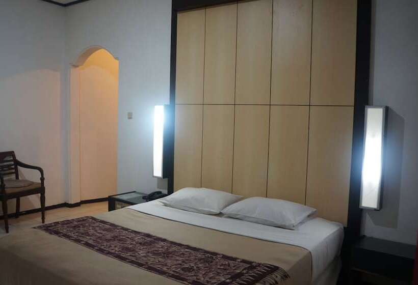 فندق Puri Naga Beachfront Cottages