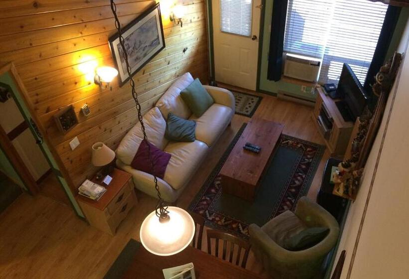 호텔 The Griz Inn By Park Vacation Management