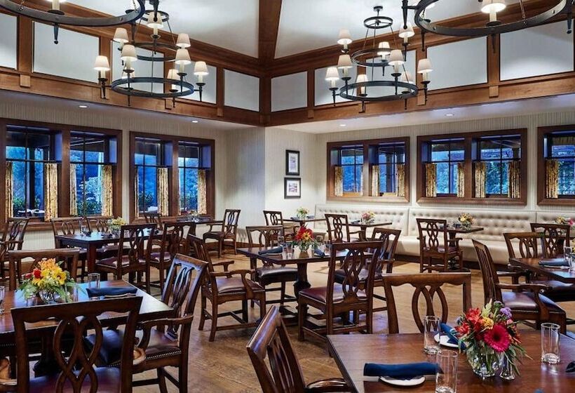 בית מלון כפרי The Sewanee Inn