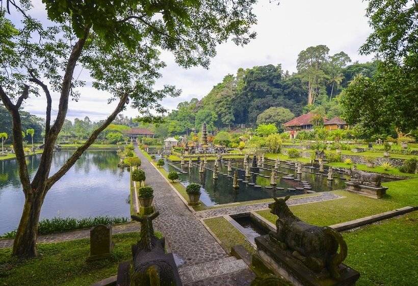 Tirta Ayu Hotel & Restaurant